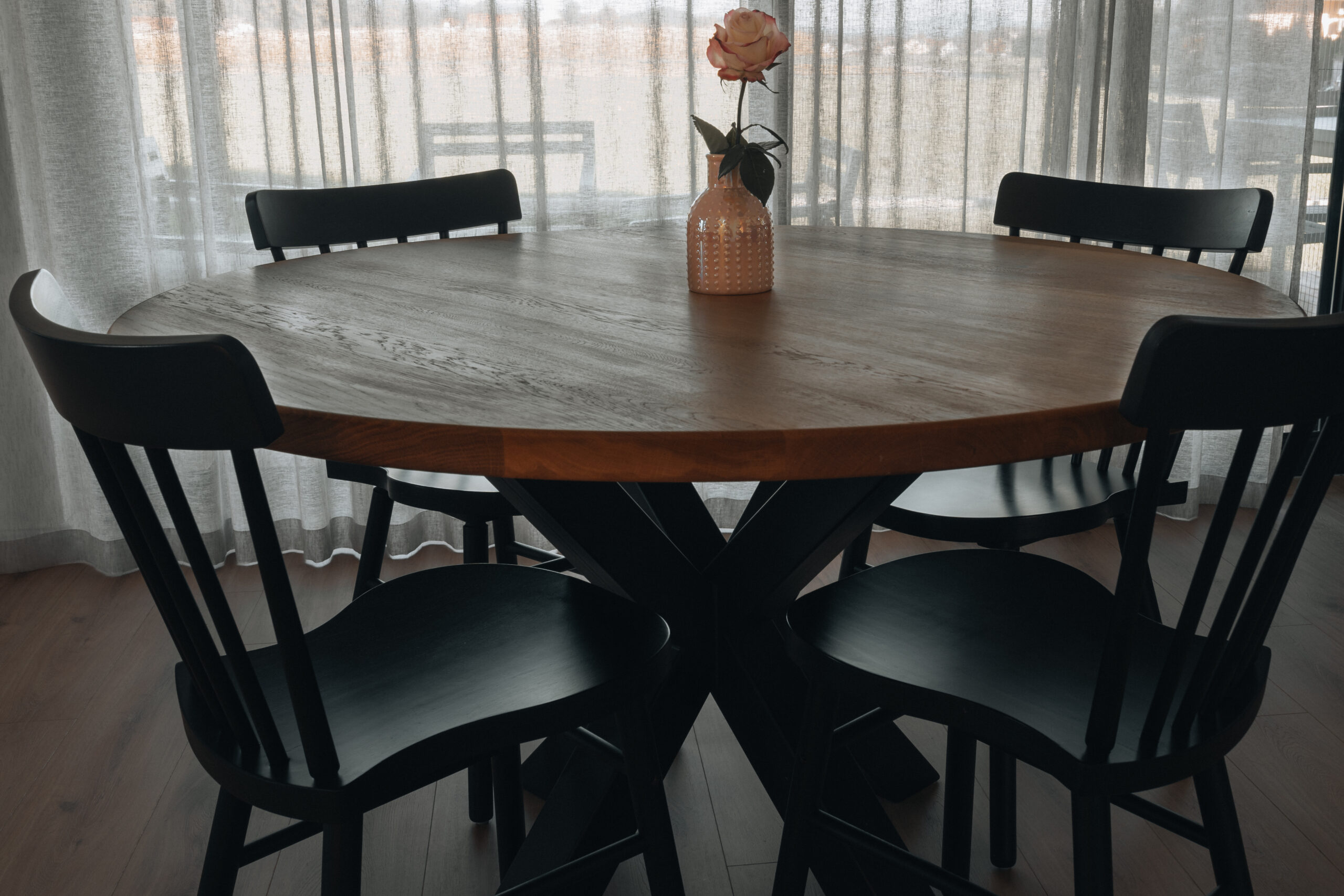 Jedilne mize izdelane po vaših željah.