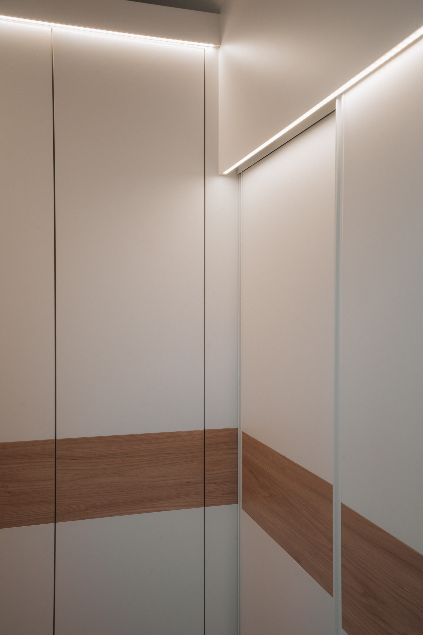 Garderobne omare po meri.